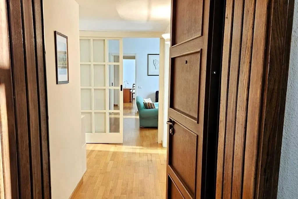 Corso Genova Apartment Urban Living In Milán Itálie